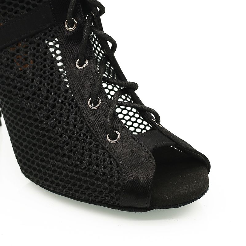 Kristine med 8,5 cm hel